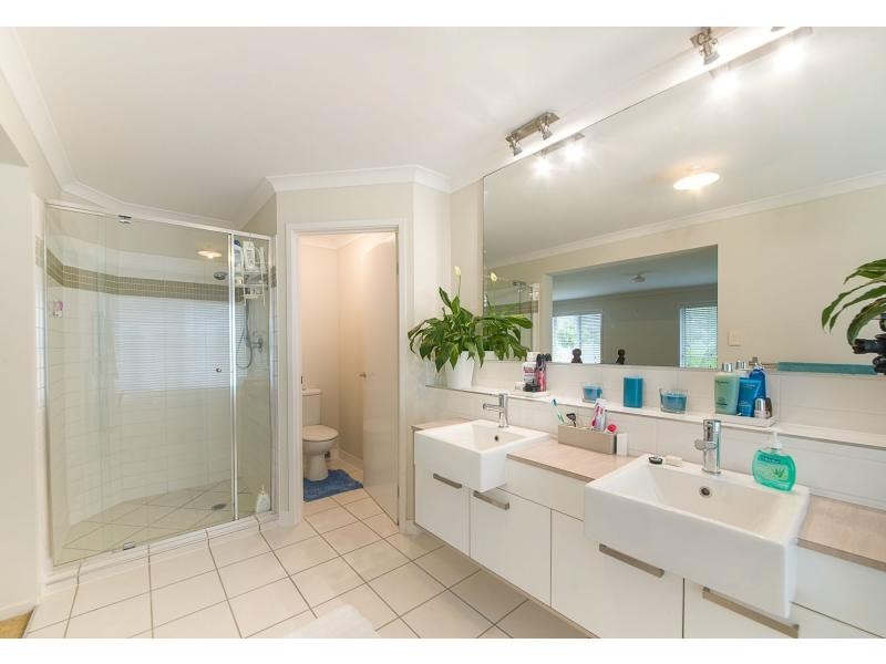 7 Rowan Street, Heathwood QLD 4110