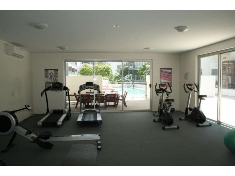 Unit 6/95 Clarence Road, Indooroopilly QLD 4068