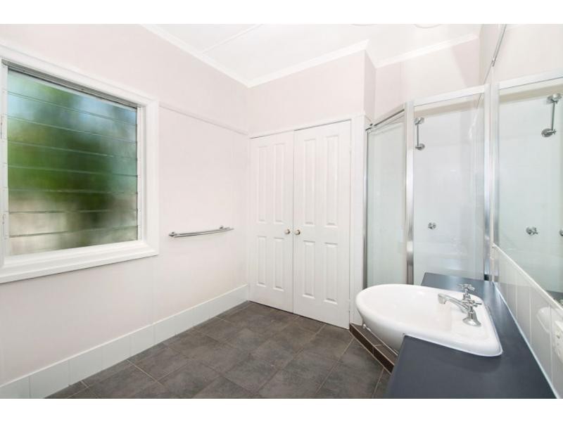 18 Austral Avenue, Graceville QLD 4075