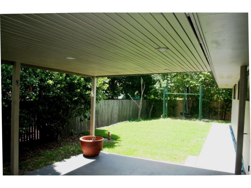 9 Barchester Street, Sherwood QLD 4075