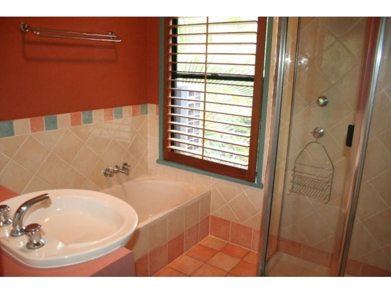 69 Mukurta Street, Chapel Hill QLD 4069