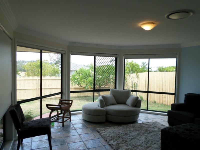 2 Ruling Close, Sinnamon Park QLD 4073