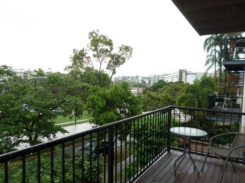 1/291 Moggill Road, Indooroopilly QLD 4068