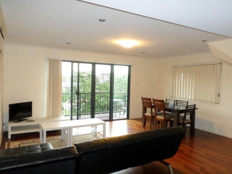 1/291 Moggill Road, Indooroopilly QLD 4068