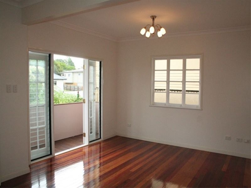 34 Lancelot Street, Tennyson QLD 4105