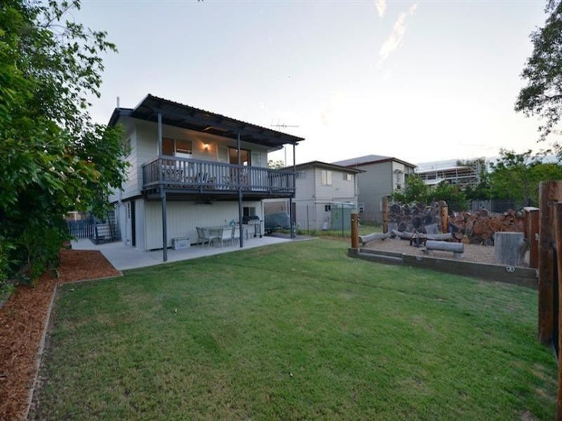 88 White Street, Graceville QLD 4075