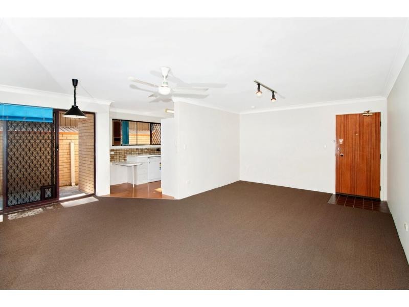 Unit 2/116 Clarence Road, Indooroopilly QLD 4068