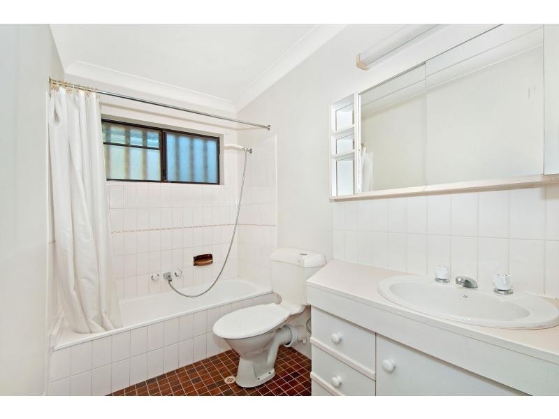 Unit 2/116 Clarence Road, Indooroopilly QLD 4068