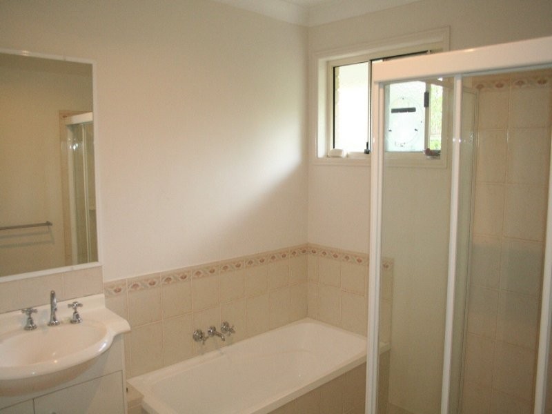 Seventeen Mile Rocks QLD 4073