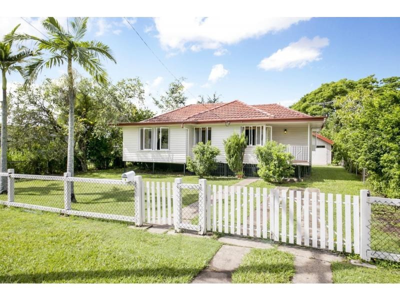 8 Wylie Street, Graceville QLD 4075