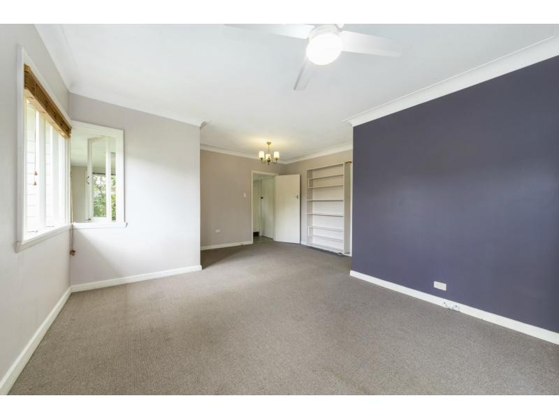 8 Wylie Street, Graceville QLD 4075