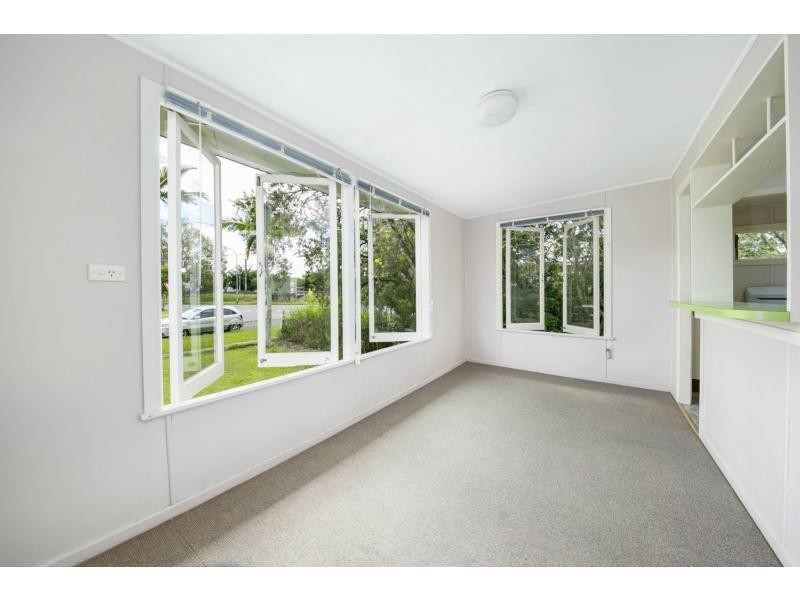 8 Wylie Street, Graceville QLD 4075