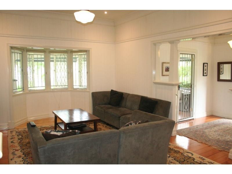 32 Hazelmere Parade, Sherwood QLD 4075