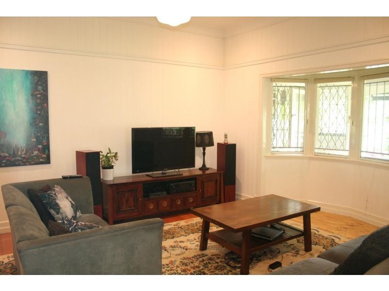 32 Hazelmere Parade, Sherwood QLD 4075