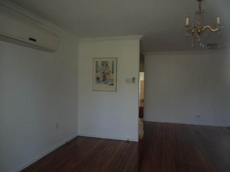 12 Kendall Street, Oxley QLD 4075