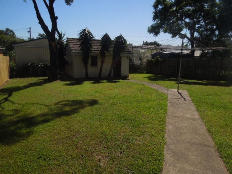 12 Kendall Street, Oxley QLD 4075