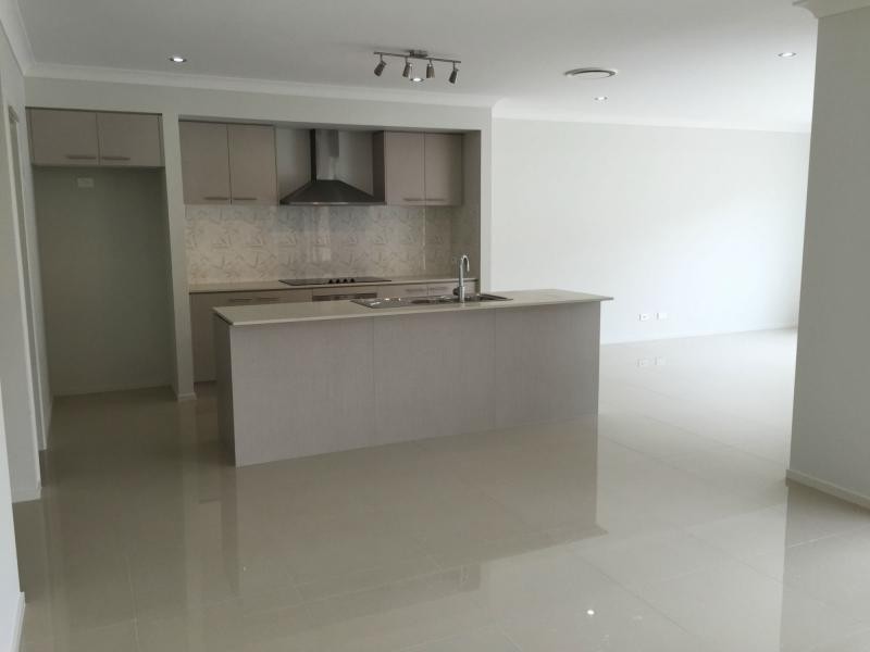 32 Valley Circuit, Kuraby QLD 4112