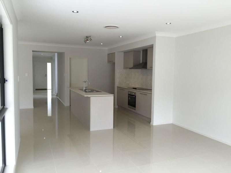 32 Valley Circuit, Kuraby QLD 4112