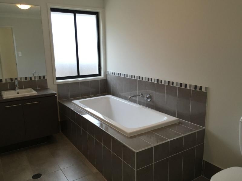 32 Valley Circuit, Kuraby QLD 4112