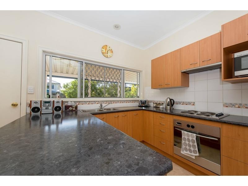 26 Davies Street, Oxley QLD 4075