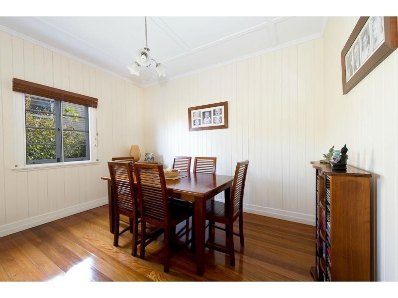 26 Davies Street, Oxley QLD 4075