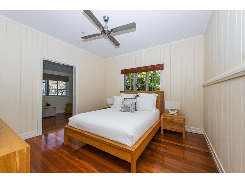 26 Davies Street, Oxley QLD 4075