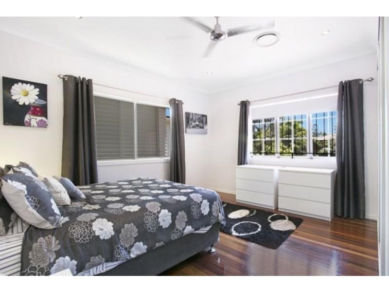 15 Haldane Street, Graceville QLD 4075