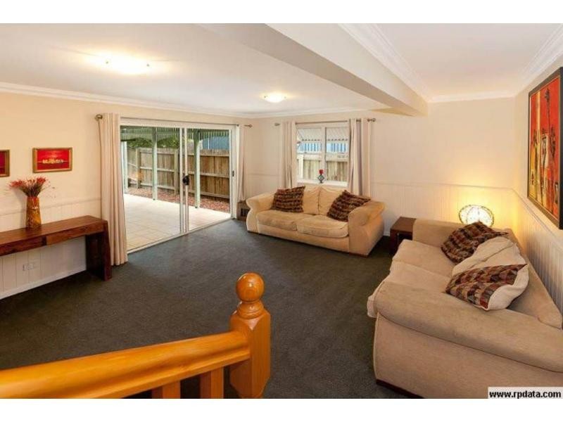 17 Lockwood Street, Sherwood QLD 4075