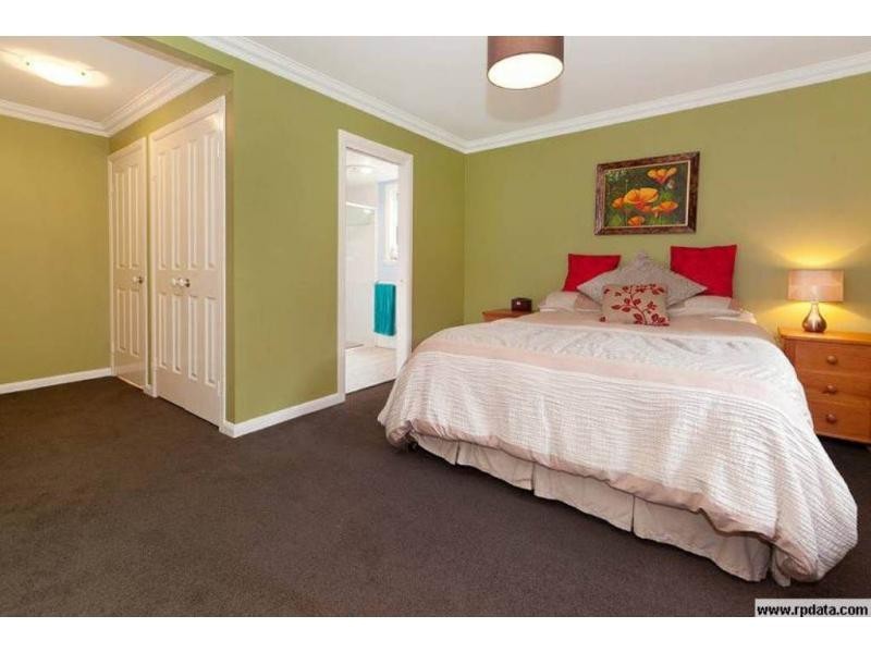 17 Lockwood Street, Sherwood QLD 4075