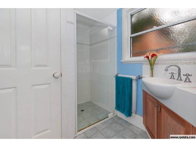 17 Lockwood Street, Sherwood QLD 4075