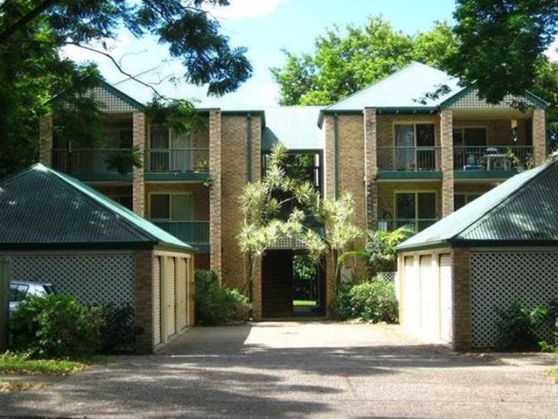 Unit 1/124 Carmody Road, St Lucia QLD 4067