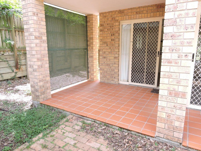 Unit 1/124 Carmody Road, St Lucia QLD 4067