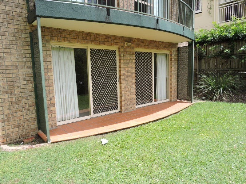 Unit 1/124 Carmody Road, St Lucia QLD 4067