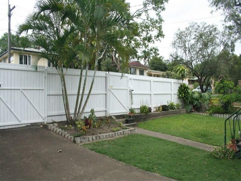 Oxley QLD 4075