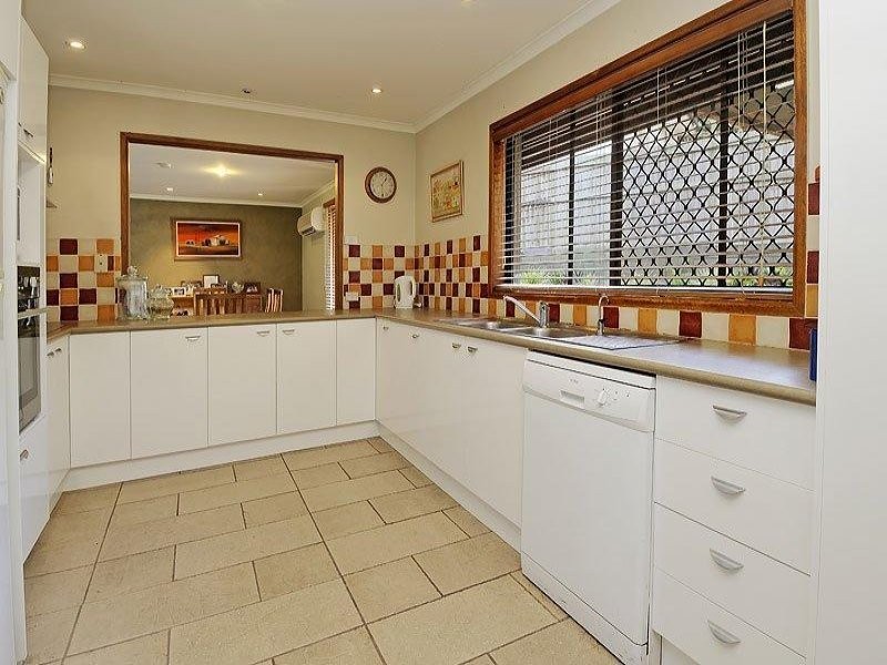 Seventeen Mile Rocks QLD 4073