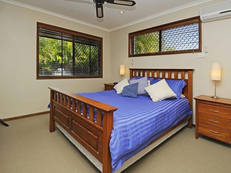 Seventeen Mile Rocks QLD 4073