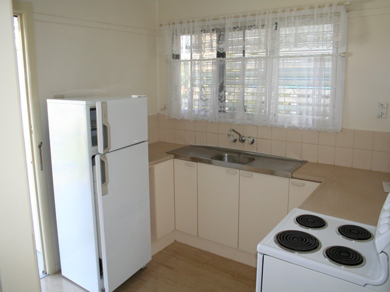 Oxley QLD 4075