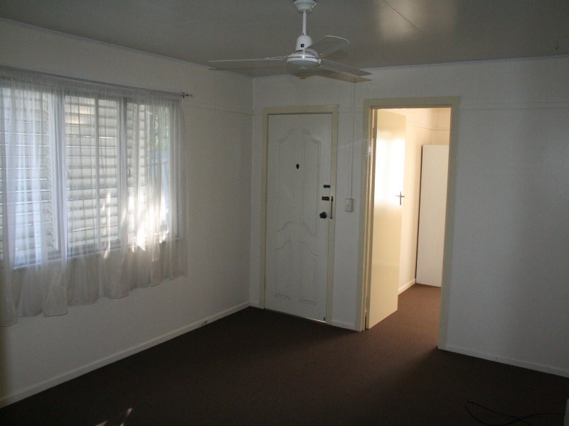 Oxley QLD 4075