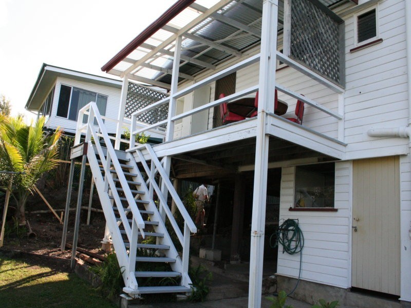 Oxley QLD 4075