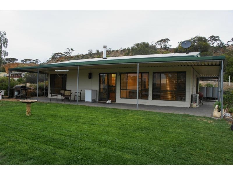 L1 and 2 Khancoban Place, Younghusband SA 5238