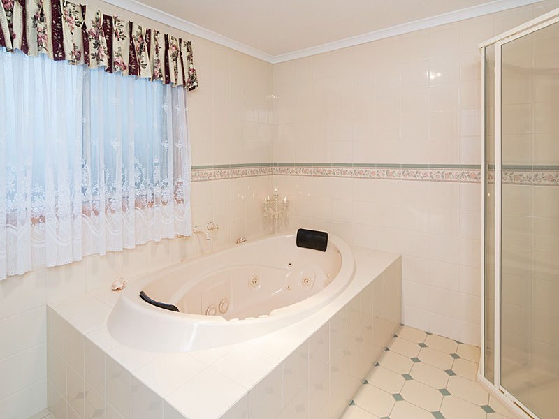 10 Silverwood Drive, Mount Barker SA 5251