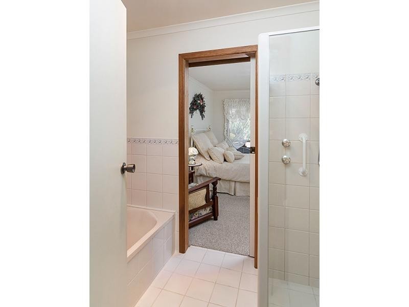 16 Barker Road, Mount Barker SA 5251