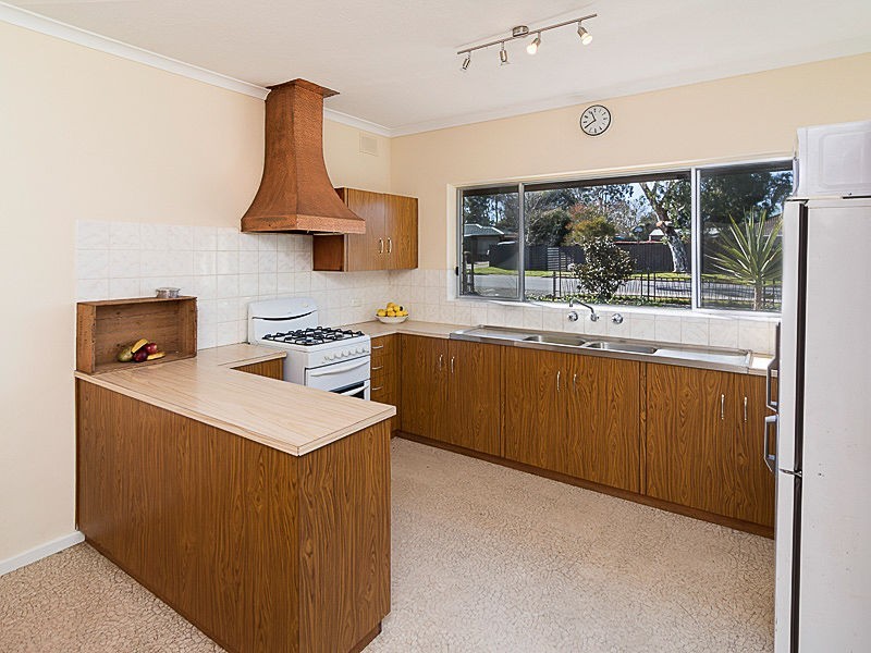 26 Victoria Road, Mount Barker SA 5251