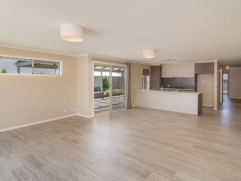 74 Douglas Drive, Mount Barker SA 5251