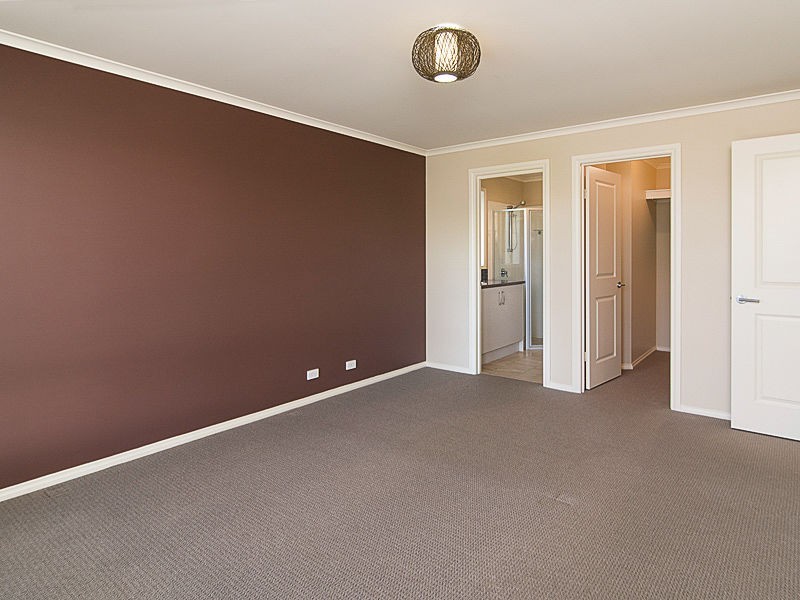 74 Douglas Drive, Mount Barker SA 5251