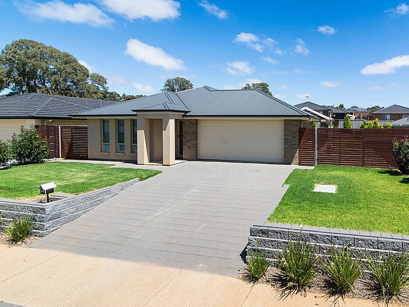 74 Douglas Drive, Mount Barker SA 5251