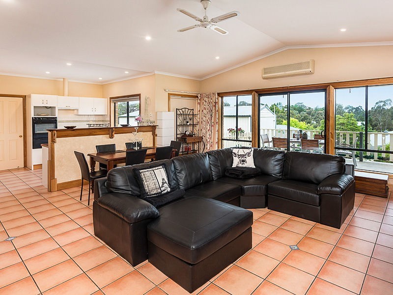 11A Duncan Crescent, Mount Barker SA 5251