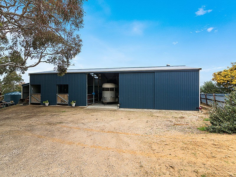 2515 Strathalbyn Rd, Macclesfield SA 5153