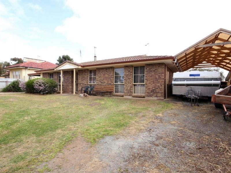 311 Adelaide Road St, Murray Bridge SA 5253