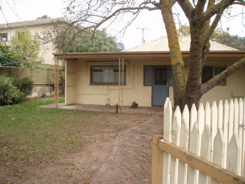 2 Adelaide Road, Mount Barker SA 5251